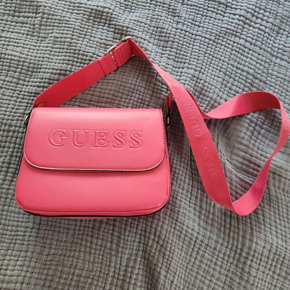 ✨️🩷GUESS Crossbody Bag Hot Pink EUC